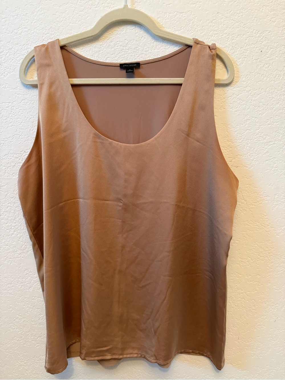 Ann Taylor Taupe Scoop Neck Sleeveless Tank